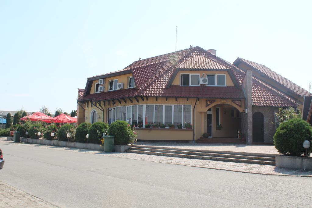 Motel Alaska Deva Dış mekan fotoğraf